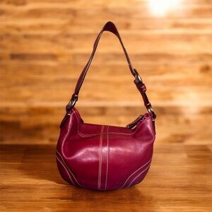 Elegant Burgundy Leather Shoulder Bag